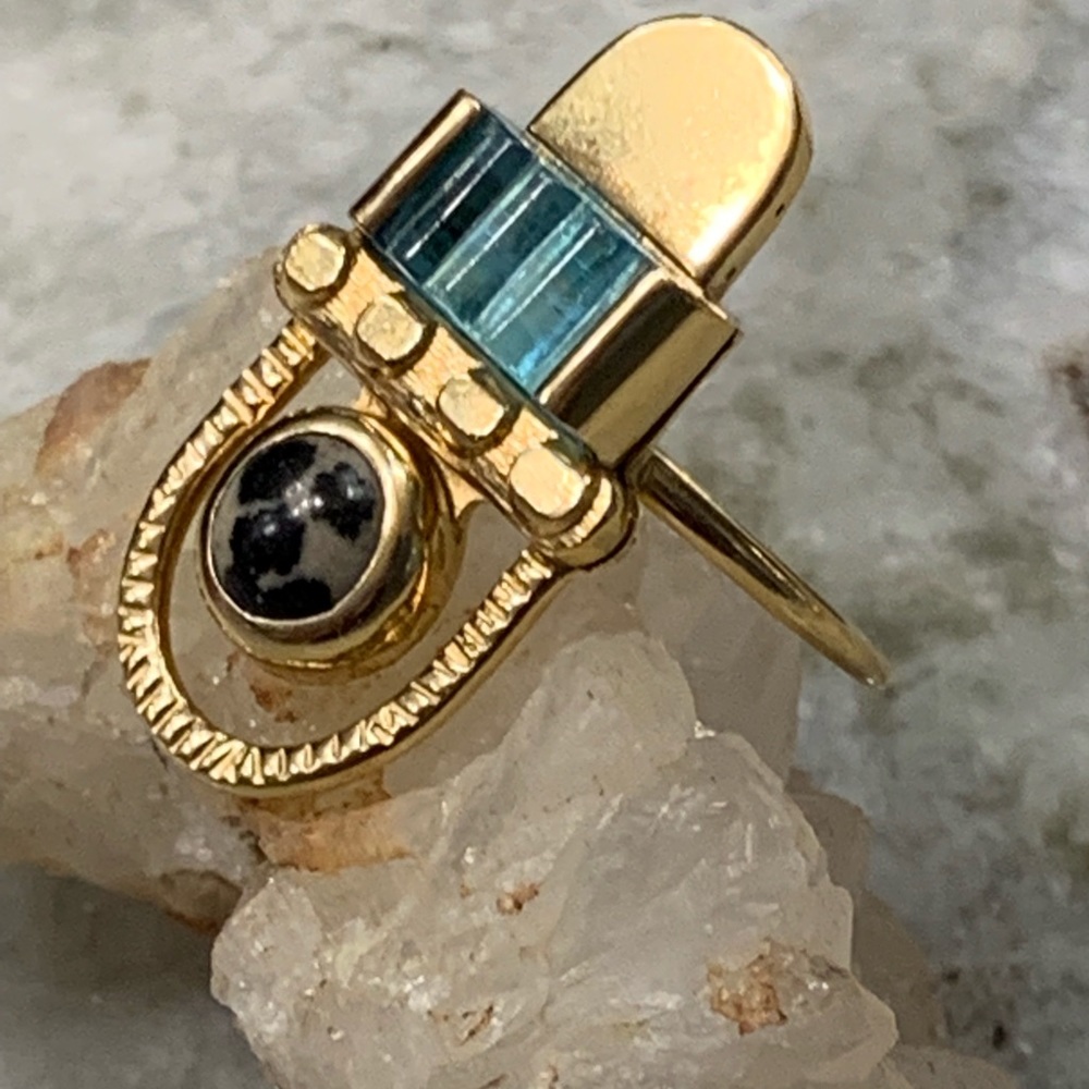 14k Blue topaz ring